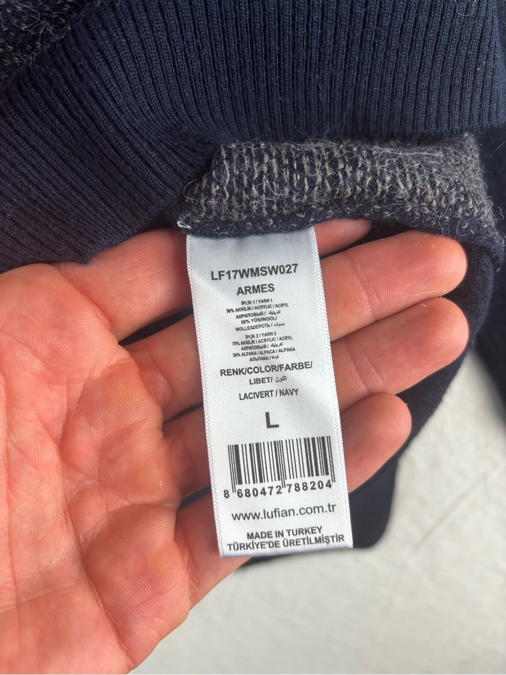 Lufian quality yarn Italy women’s large sweater - Picture 5 of 6